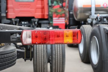 һ����� J6L 300���� 4X2 6.75�������ػ���(CA1181P62K1L4E6)ͼƬ