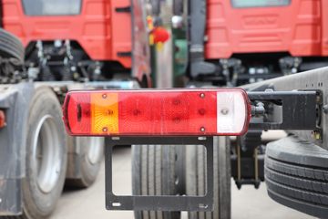 һ����� J6L 300���� 4X2 6.75�������ػ���(CA1181P62K1L4E6)ͼƬ