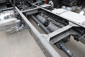 һ����� J6L 300���� 4X2 6.75�������ػ���(CA1181P62K1L4E6)ͼƬ