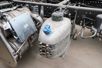 һ����� J6L 300���� 4X2 6.75�������ػ���(CA1181P62K1L4E6)ͼƬ