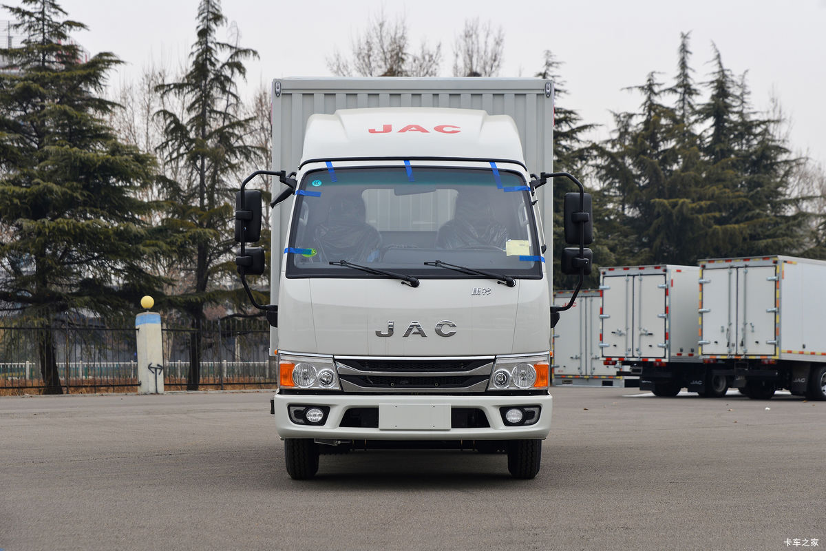 江淮康铃H3 2.3L柴油 143马力 万里扬5档 3.47米排半翼开启厢式轻卡