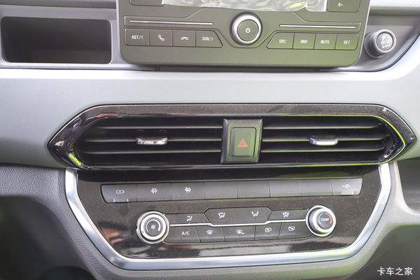 厢式货车轻卡标准车型8万起售,标准配置