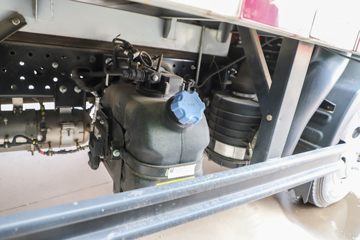 Ծ�� ��ԽC300 150���� 4.17�׵�����ʽ�Ῠ(����)(SH5043XXYZFDCWZ5)ͼƬ