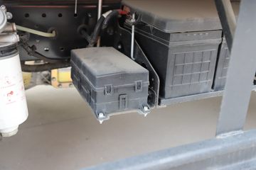 Ծ�� ��ԽC300 150���� 4.17�׵�����ʽ�Ῠ(����)(SH5043XXYZFDCWZ5)ͼƬ