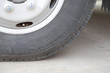 Ծ�� ��ԽC300 150���� 4.17�׵�����ʽ�Ῠ(����)(SH5043XXYZFDCWZ5)ͼƬ