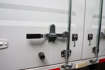 Ծ�� ��ԽC300 150���� 4.17�׵�����ʽ�Ῠ(����)(SH5043XXYZFDCWZ5)ͼƬ