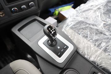 �й�����HOWO ���� 140���� 4.15��AMT�Զ������������Ῠ(ZZ1047G3215F144B)ͼƬ