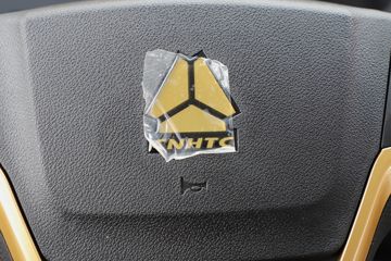 �й�����HOWO ���� 140���� 4.15��AMT�Զ������������Ῠ(ZZ1047G3215F144B)ͼƬ