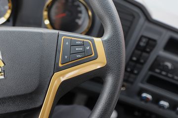 �й�����HOWO ���� 140���� 4.15��AMT�Զ������������Ῠ(ZZ1047G3215F144B)ͼƬ