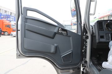 �й�����HOWO ���� 140���� 4.15��AMT�Զ������������Ῠ(ZZ1047G3215F144B)ͼƬ