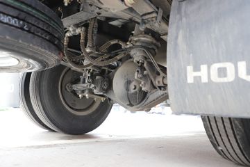 �й�����HOWO ���� 140���� 4.15��AMT�Զ������������Ῠ(ZZ1047G3215F144B)ͼƬ