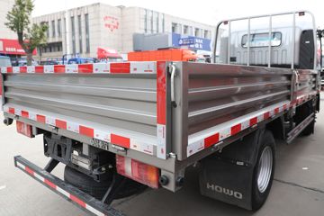 �й�����HOWO ���� 140���� 4.15��AMT�Զ������������Ῠ(ZZ1047G3215F144B)ͼƬ