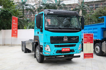 中国重汽成都商用车 V7-X 隧道版 25T 6X4 6.8米纯电动自卸车400kWh