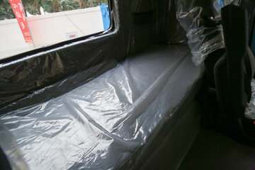 �й������ɶ����ó� V7-X ������ 25T 6X4 6.8�״��綯��ж��400kWhͼƬ