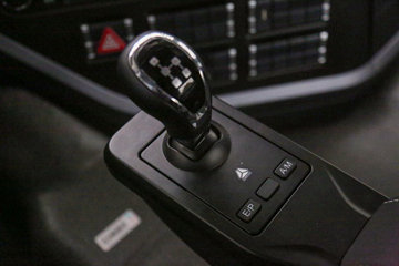 �й������ɶ����ó� V7-X ������ 25T 6X4 6.8�״��綯��ж��400kWhͼƬ