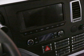 �й������ɶ����ó� V7-X ������ 25T 6X4 6.8�״��綯��ж��400kWhͼƬ