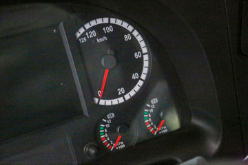 �й������ɶ����ó� V7-X ������ 25T 6X4 6.8�״��綯��ж��400kWhͼƬ