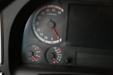 �й������ɶ����ó� V7-X ������ 25T 6X4 6.8�״��綯��ж��400kWhͼƬ