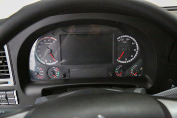 �й������ɶ����ó� V7-X ������ 25T 6X4 6.8�״��綯��ж��400kWhͼƬ