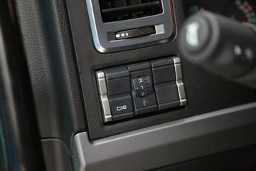 �й������ɶ����ó� V7-X ������ 25T 6X4 6.8�״��綯��ж��400kWhͼƬ