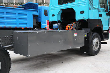 �й������ɶ����ó� V7-X ������ 25T 6X4 6.8�״��綯��ж��400kWhͼƬ