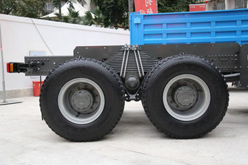 �й������ɶ����ó� V7-X ������ 25T 6X4 6.8�״��綯��ж��400kWhͼƬ