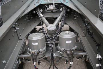 �й������ɶ����ó� V7-X ������ 25T 6X4 6.8�״��綯��ж��400kWhͼƬ