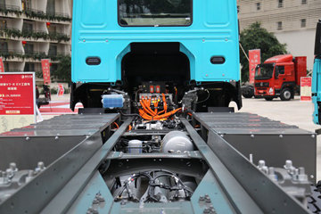 �й������ɶ����ó� V7-X ������ 25T 6X4 6.8�״��綯��ж��400kWhͼƬ