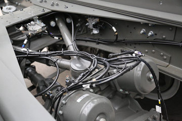 �й������ɶ����ó� V7-X ������ 25T 6X4 6.8�״��綯��ж��400kWhͼƬ