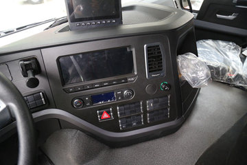 �й������ɶ����ó� V7-X ������ 8X4 7.77������ʽ���綯�������������䳵(ZLJ5318GJBCBEVH)282kWhͼƬ