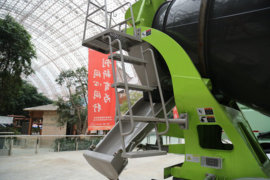 重汽成都商用车底盘 混凝土搅拌车上装                                                图片