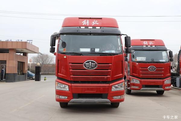 一汽解放J6P 经典版 南方款530马力 16档 4X2 牵引车