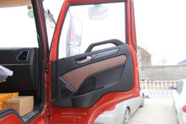 悍VH&nbsp;牵引车驾驶室                                               图片