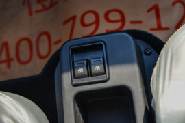 橙仕01&nbsp;电动封闭厢货驾驶室图片