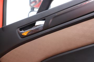 �ൺ��� JH5�ؿ� 460���� 6X4 ǣ����(Һ��)ͼƬ