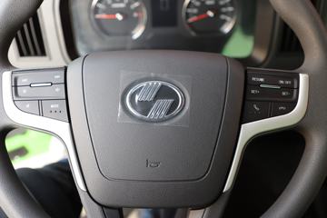 Ծ�� ����X3 140���� 4X2 3.6�׵�����ж��ͼƬ