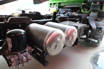 Ծ�� ����X3 140���� 4X2 3.6�׵�����ж��ͼƬ