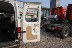 长安跨越 跨越星V7EV 豪华型 2.5T 6座 4.8米纯电动多用途乘用车(对开门)41.86kWh