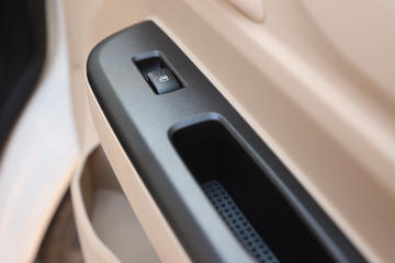 ������Խ ��Խ��V7EV 2022�� ��׼�� 2.9T 2�� 4.8�״��綯��ջ���41.86kWhͼƬ