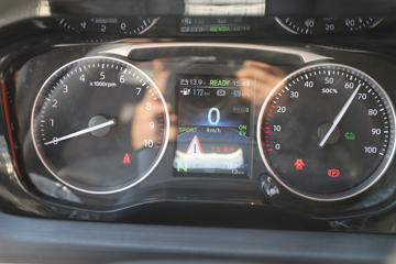 ������Խ ��Խ��V7EV 2022�� ��׼�� 2.9T 2�� 4.8�״��綯��ջ���41.86kWhͼƬ