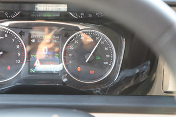 ������Խ ��Խ��V7EV 2022�� ��׼�� 2.9T 2�� 4.8�״��綯��ջ���41.86kWhͼƬ