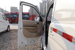 长安跨越 跨越星V7EV 2022款 标准型 2.9T 2座 4.8米纯电动封闭货车41.86kWh