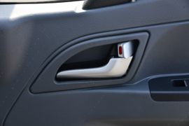 骏铃V3&nbsp;载货车驾驶室                                               图片