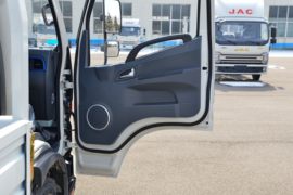 骏铃V3&nbsp;载货车驾驶室                                               图片