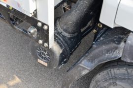 骏铃V3&nbsp;载货车底盘                                                图片