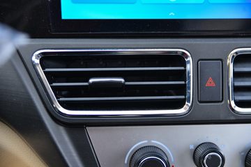 Խ ±T3 PLUS 1.6L  122 3.04׵ʽ΢(SC5031XXYTMD6B1)ͼƬ