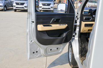Խ ±T3 PLUS 1.6L  122 3.04׵ʽ΢(SC5031XXYTMD6B1)ͼƬ