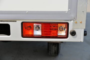 Խ ±T3 PLUS 1.6L  122 3.04׵ʽ΢(SC5031XXYTMD6B1)ͼƬ