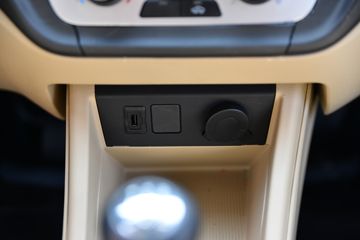 ������Խ �±�T3 PLUS �콢�� 1.6L ���� 122���� 2.52��˫������΢��(�尲��������)(SC1031TFS6B1)ͼƬ