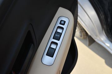 ������Խ �±�T3 PLUS �콢�� 1.6L ���� 122���� 2.52��˫������΢��(�尲��������)(SC1031TFS6B1)ͼƬ